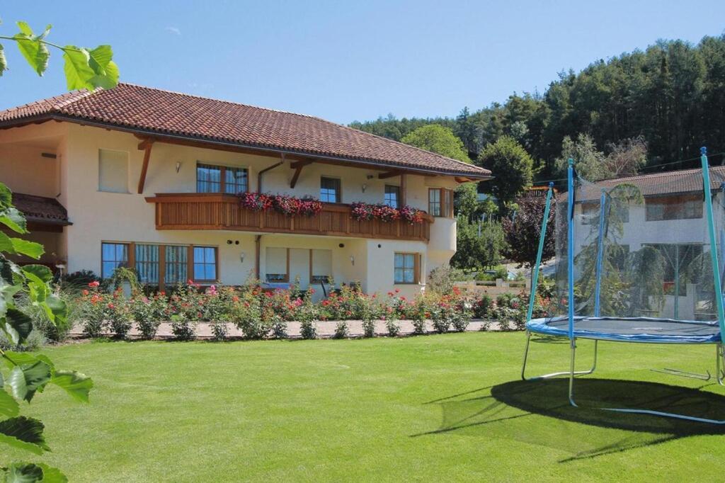 Apartment In Naz-Sciaves With Garden Natz-Schabs Εξωτερικό φωτογραφία